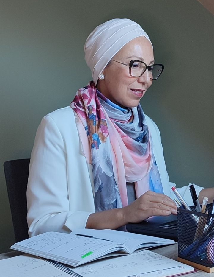 Souad Sedjai à son bureau
